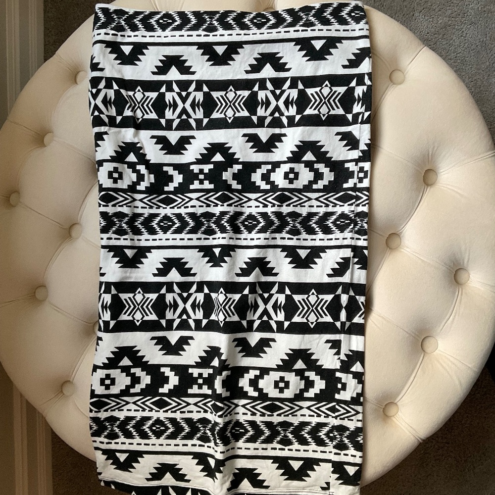 Stretch Black and White Pencil Skirt